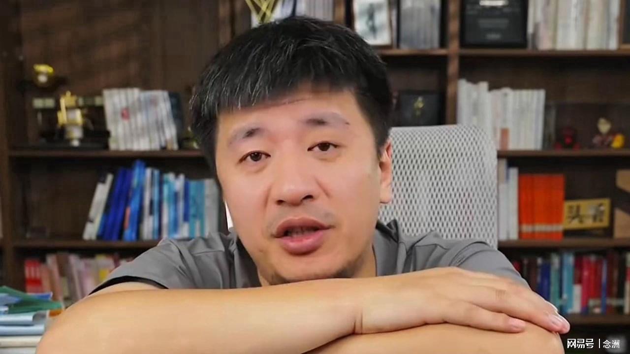 华体会体育app下载-张雪峰一生挚爱国足：想当国脚夺世界杯 国足若进决赛愿死在现场